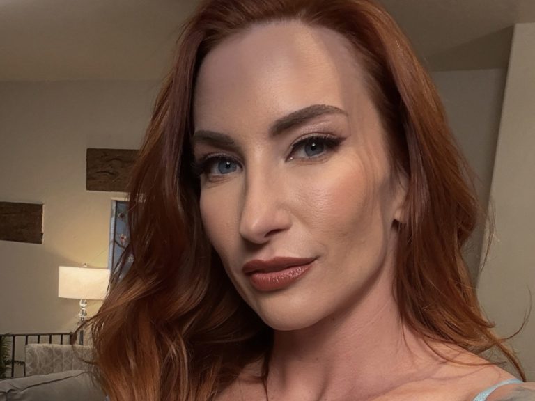 Femdom star Sophia Locke
